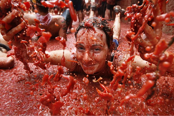 Tomatina Throwing Tomatoes Festival Spain Bunol Valencia 9 