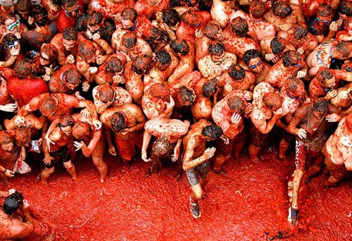 Tomatina Throwing Tomatoes Festival Spain Bunol Valencia 10