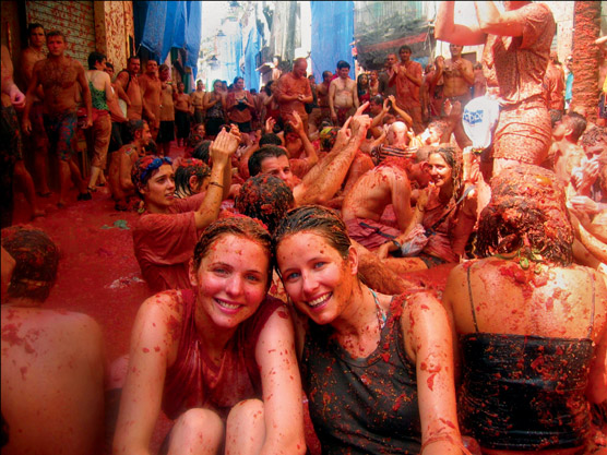 Tomatina Throwing Tomatoes Festival Spain Bunol Valencia 5