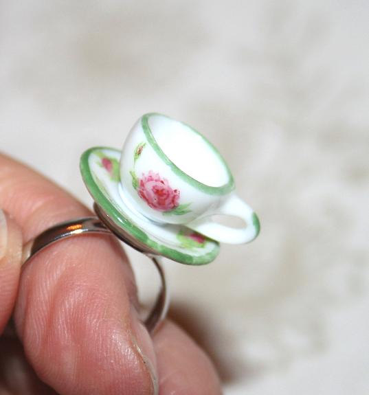 Flowered Porcelain Coffee Cup Ring