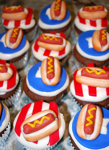 4th of july cupcakes decorated with hot dogs