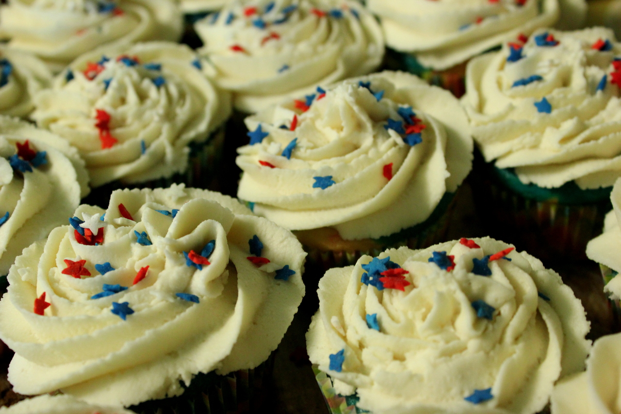 4th of July cupcakes with starry icing