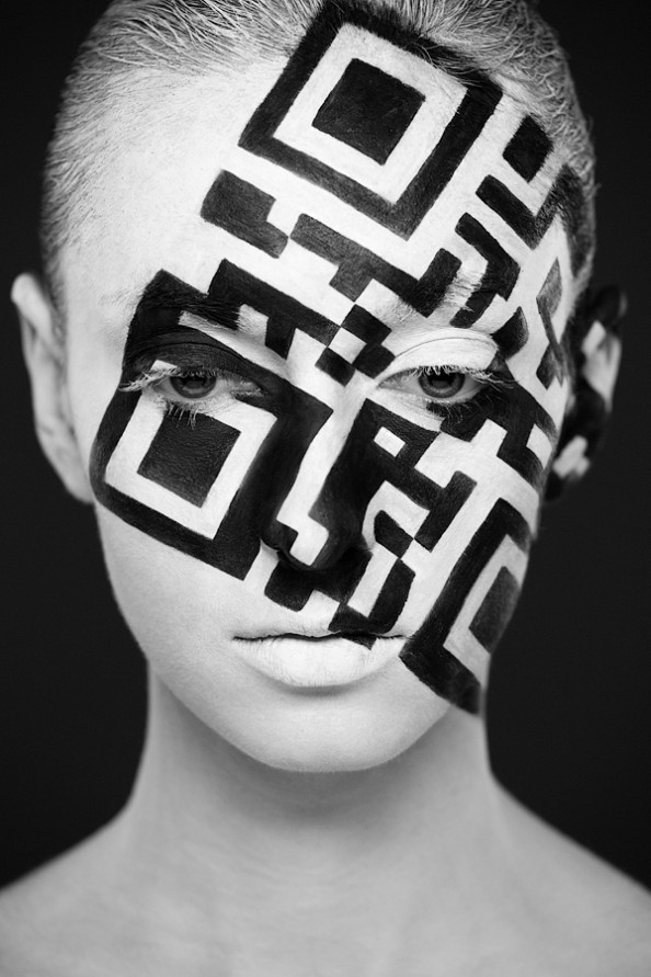 Weird Beauty Project by Alexander Khokhlov - Make up by Valeriya Kutsan QR-Code
