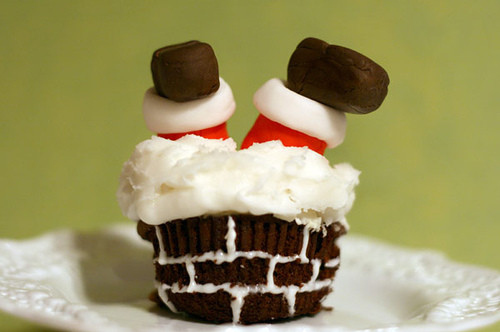 Christmas Cupcakes and Best Holiday Wishes from Mole Empire 1